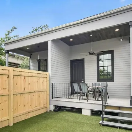 Cozy Escape With Private Outdoor Space * New Orleans