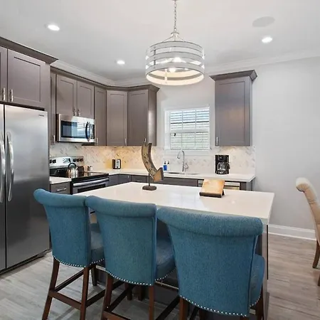 Exceptional Up-class Living Near Superdome Holiday home