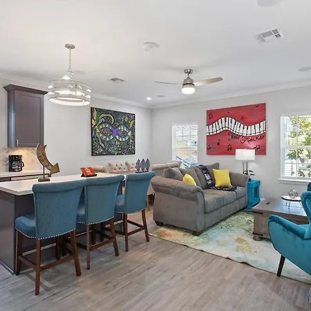 Exceptional Up-class Living Near Superdome