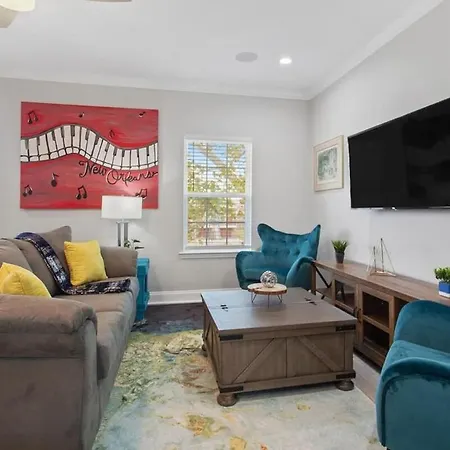 Exceptional Up-class Living Near Superdome *