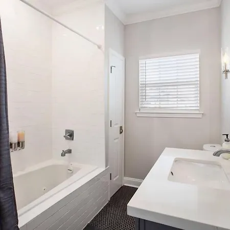 Holiday home Exceptional Up-class Living Near Superdome *