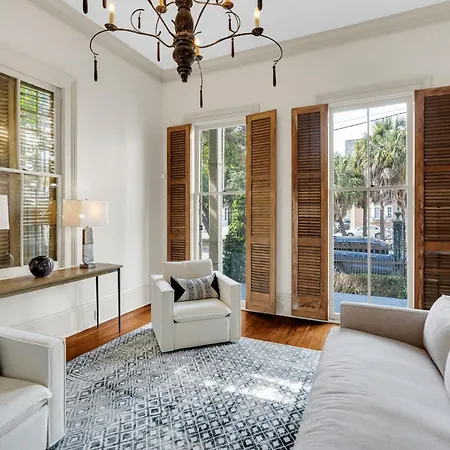Chic W Balcony In Lower Garden District * New Orleans