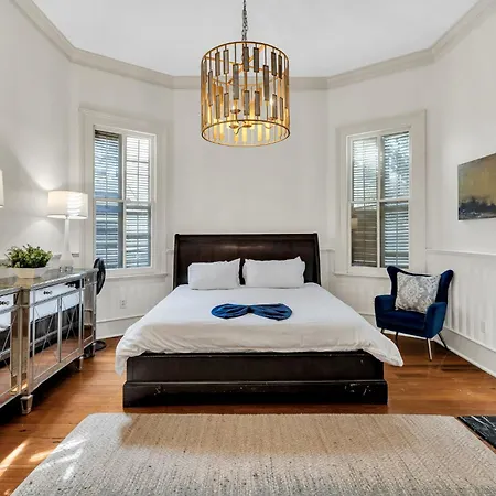 Chic W Balcony In Lower Garden District Holiday home New Orleans