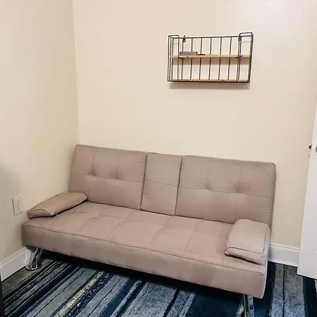 Simplicity Nola 2 Apartment