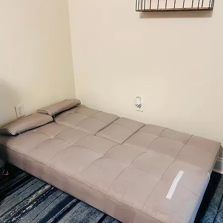 Simplicity Nola 2 Apartment