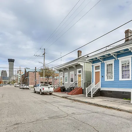 & Play: Near Downtown * New Orleans