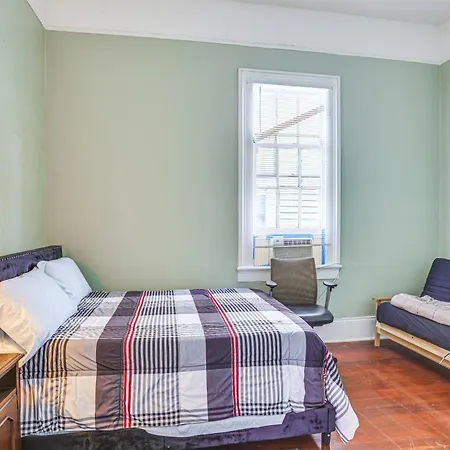 Apartment & Play: Near Downtown New Orleans