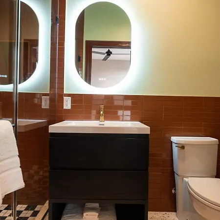 Vibrant 4 Bed 3 Bath Mon Cher With Pool * New Orleans