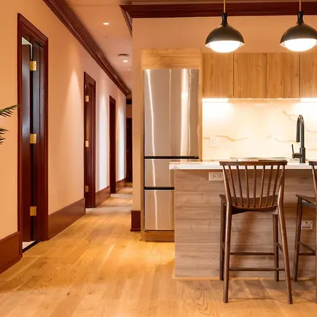 Vibrant 4 Bed 3 Bath Mon Cher With Pool