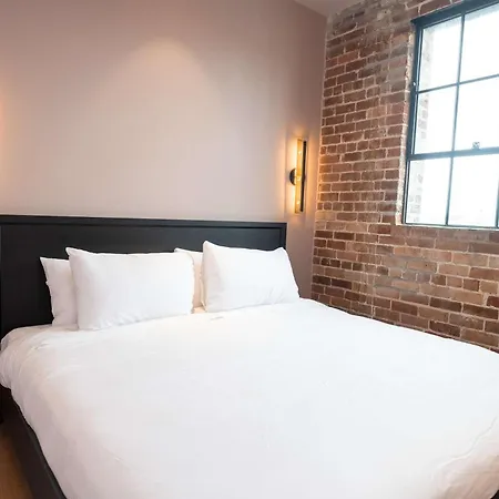 Vibrant 4 Bed 3 Bath Mon Cher With Pool New Orleans