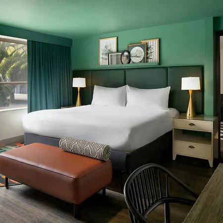 Tonnelle New Orleans, A Tribute Portfolio 4*