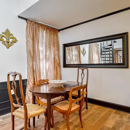 Apartment Victorian Hideaway