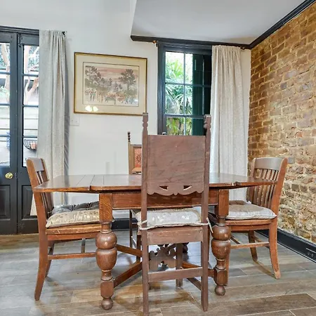 Apartment Royale Retreat New Orleans