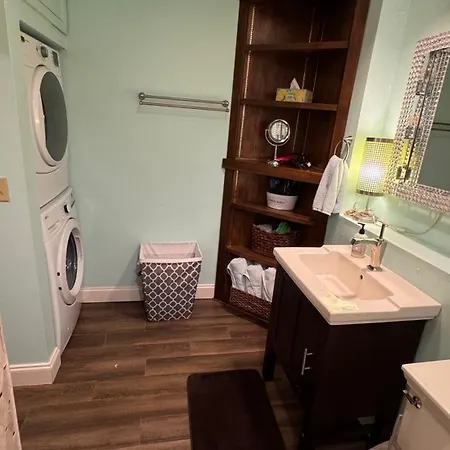 Warehouse District Nola Apartment *