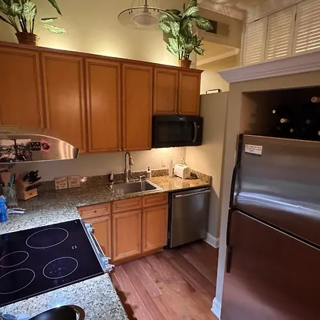Warehouse District Nola Apartment