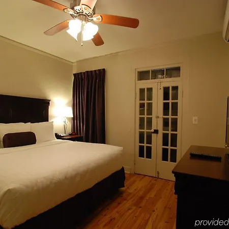 On Ursulines, A French Quarter 3* New Orleans