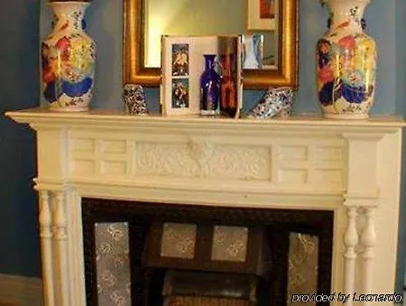 Avenue Hotel 2*
