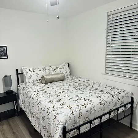 Apartment New Walk To Superdome & Near Canal St *