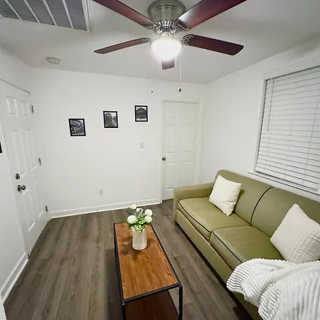 New Walk To Superdome & Near Canal St Apartment