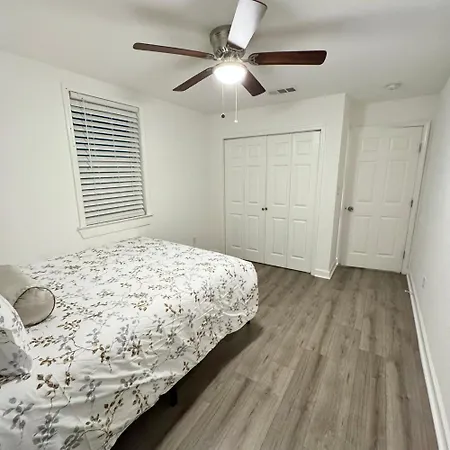 New Walk To Superdome & Near Canal St Apartment New Orleans