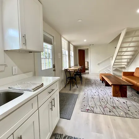 Historic Garden District! Apartment