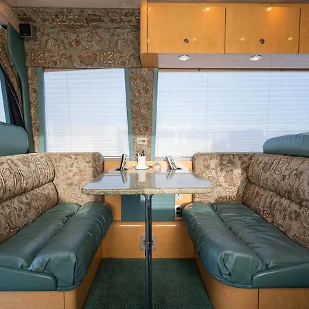Apartment The Iconic Madden Cruiser Experience