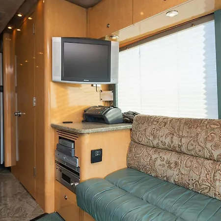 Apartment The Iconic Madden Cruiser Experience *