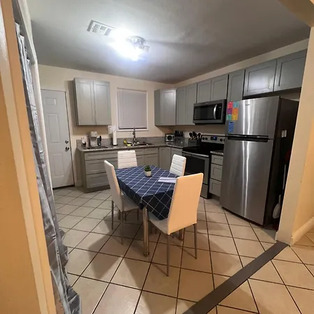 Simplicity Nola 2 Apartment *