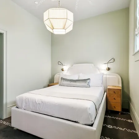 Perle Aparthotel 4*