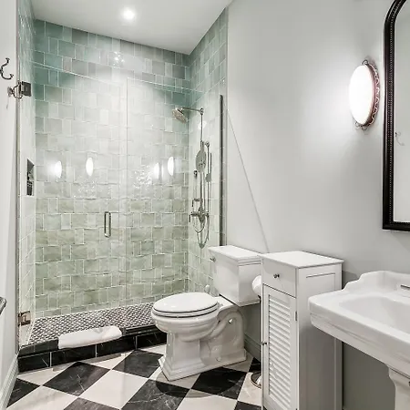 Perle 4* New Orleans