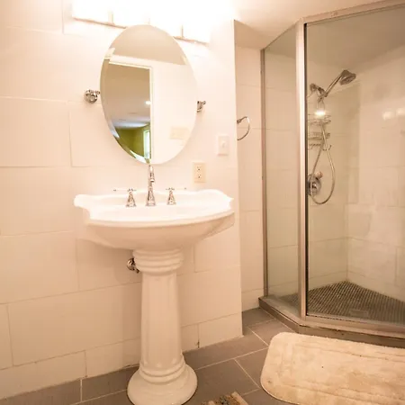 Apartment Large Spacious Beautiful
