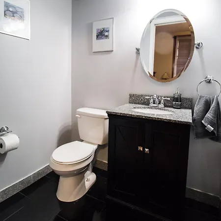 Large Spacious Beautiful * New Orleans