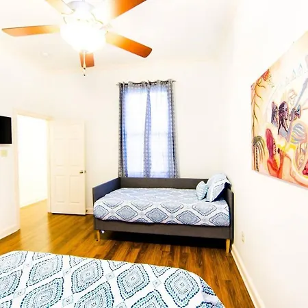 Dumaine Cozy - 3 Bed Close To Qtr Holiday home