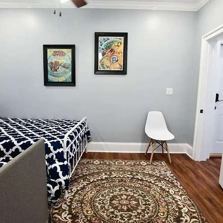 Claiborne Historic Getaways Guest House-economy Rear Unit With Pool * New Orleans