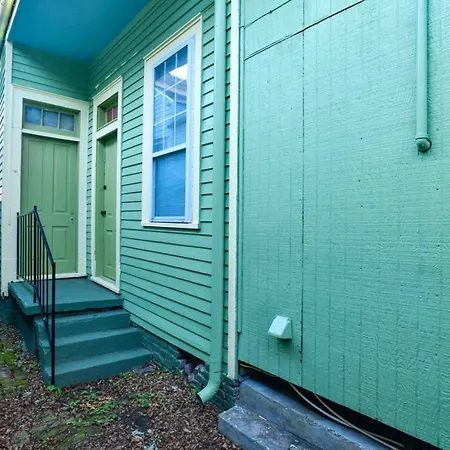 Marais Victorian - Steps To French Qtr Holiday home *