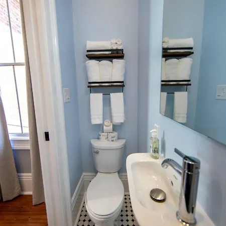 Apartment Governors Historic 5bed-5ba *