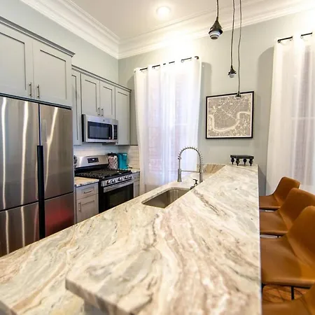 Governors Historic 5bed-5ba Apartment New Orleans