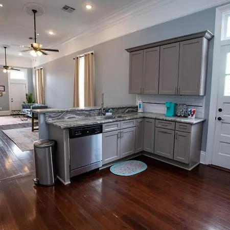 St Philip Gem 5 Bed-5 Bath Steps To Fq - Monthly New Orleans