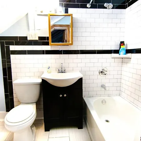 Historic Treme Creole 3 Bed-2 Bath Holiday home *