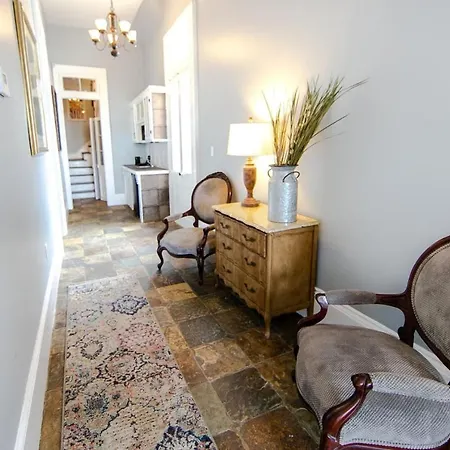 Governors Mansion 5 Bedroom-3 Bath * New Orleans