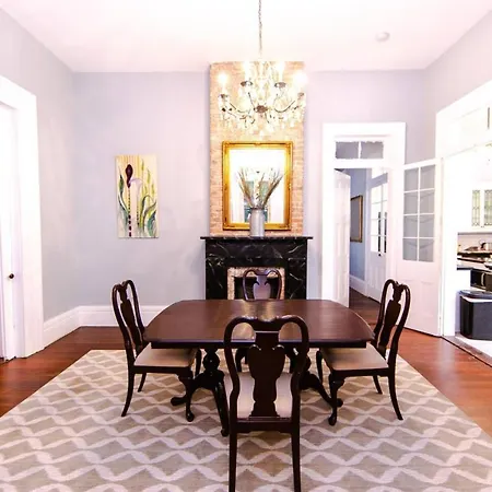 Governors Mansion 5 Bedroom-3 Bath Holiday home