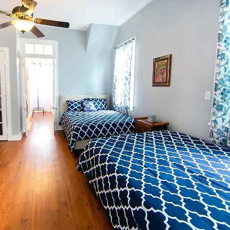 Governors Mansion 5 Bedroom-3 Bath