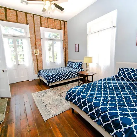 Governors Mansion 5 Bedroom-3 Bath Holiday home *
