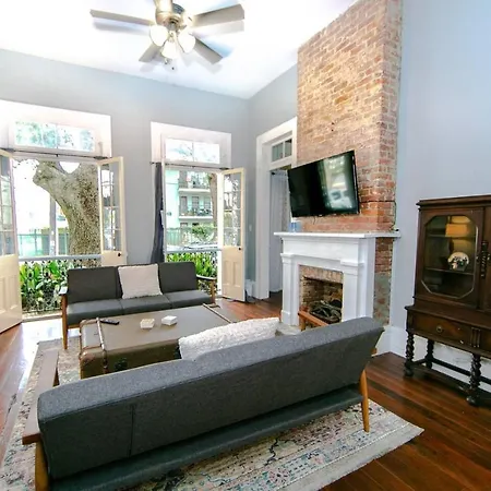 Governors Mansion 5 Bedroom-3 Bath *
