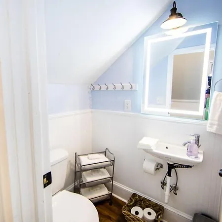 5br Historic Claiborne W/ Pool & Courtyard — 6 Blocks To French Quarter * New Orleans