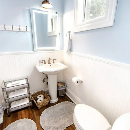 Apartment 5br Historic Claiborne W/ Pool & Courtyard — 6 Blocks To French Quarter *