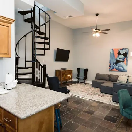 1529 Dumaine Street * New Orleans