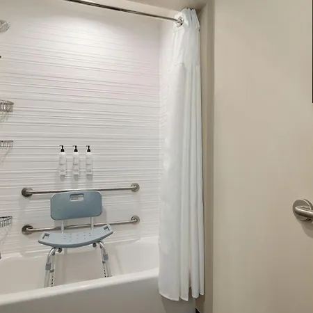 Fairfield By Marriott & Downtown French Quarter Area 3*