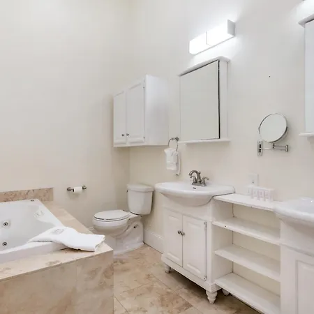 Spacious 3br Downtown In *