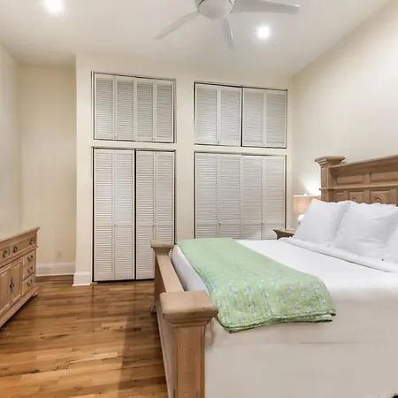 Spacious 3br Downtown In Apartment